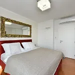 Daire Mm Luxury Gold & Rubin Zadar