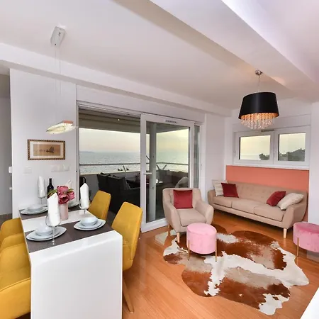 Mm Luxury Gold & Rubin Apartment