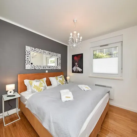 Mm Luxury Gold & Rubin Apartment *