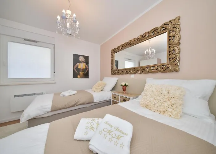 Mm Luxury Gold & Rubin *