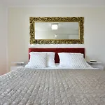 Apartment Mm Luxury Gold & Rubin