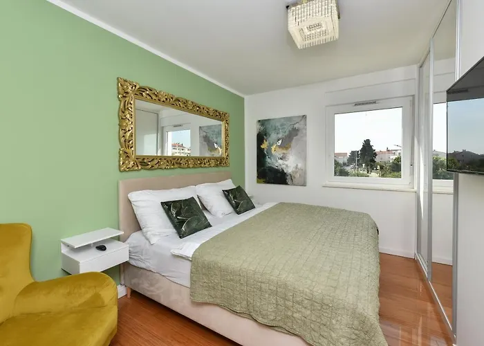 Mm Luxury Gold & Rubin * Zadar